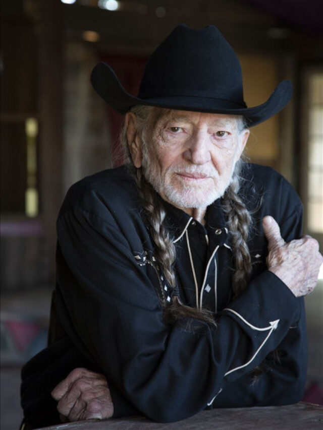10 Amazing Facts About The Legendary Willie Nelson 